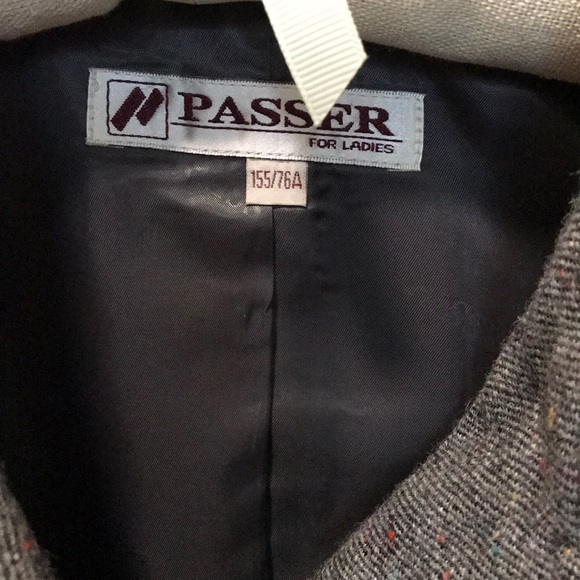 Woman coat - Picture 2 of 3